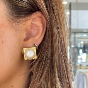 Vintage pearl earrings M513
